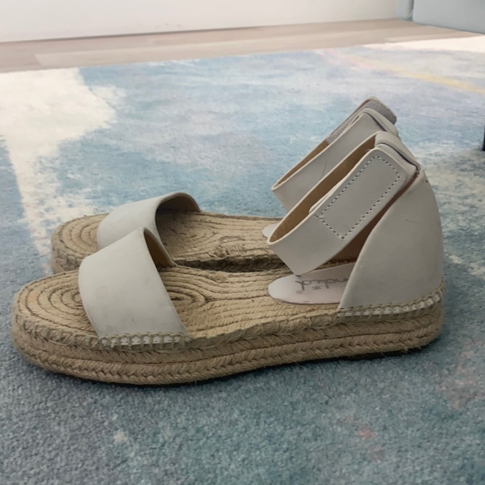 White espadrille shoe for summer